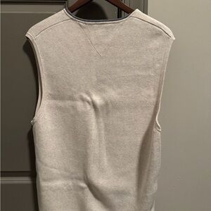 Tommy Hilfiger Men's V-Neck Cream Sweater Vest